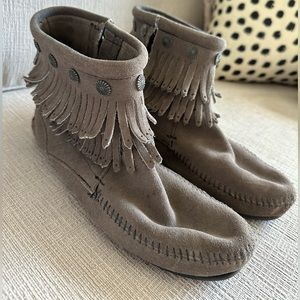 Grey Fringe Minnetonka Moccasins